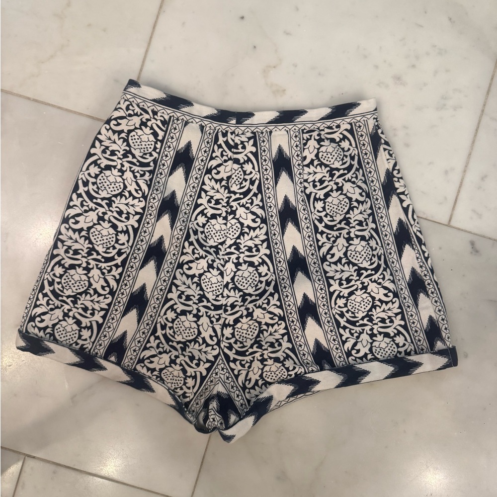 Julia Amory Blue and White Patterned Women's Shorts